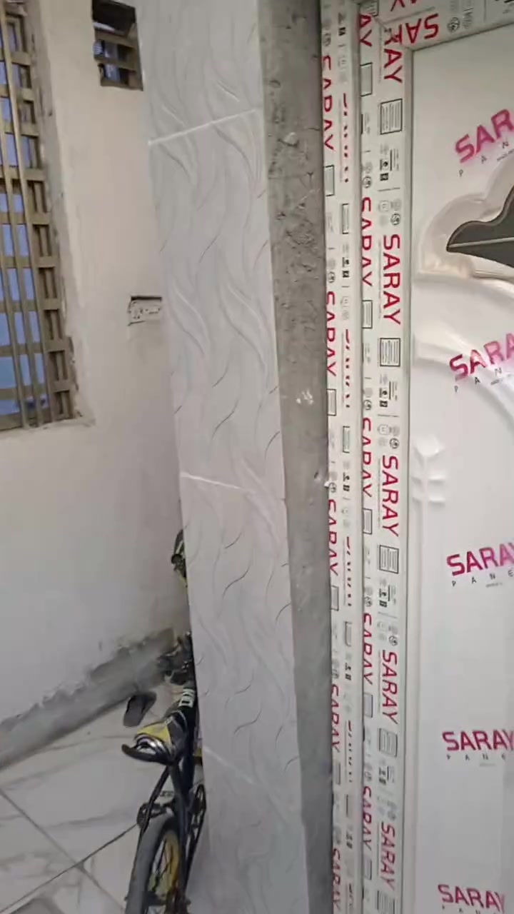 السلام عليكم عندي بيت ٦٠متر بي مطبخ وهول وغرف صحيات وفوك غرفة وسطح السعر ٣٨ بي مجال الشعلة دوانم ***********
