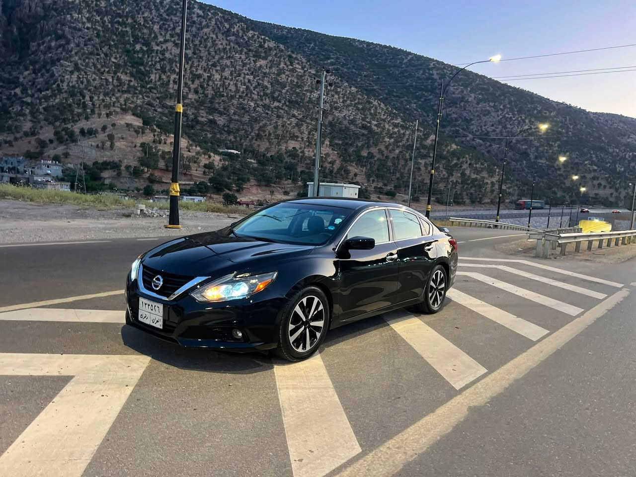 Nissan altima 🚀🚀مۆدیل ٢٠١٨ رەقەم دهۆک فول فولە تەماتیک بەسمە سوکان ڤۆلیۆم ئاوینە بەرخ کوشن جلد و هیتەر لایت زۆنۆن داخیلئ رەش سەیارەکە ٤پارچەی سبوخە لەسەر ساخە دەحم لیدراوی بەشەرت ١٢وەرەقە خرامەی لەسەرە)***********  ***********
