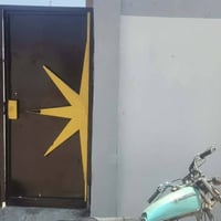 بيت للبيع في الرضوية بلبداية قريب الشارع الرئيسي يحتوي على غرفتين وصال...
