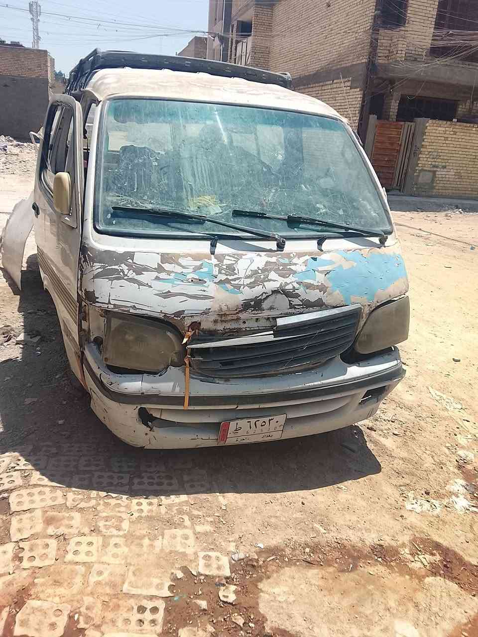 السلام عليكم من رخصه الادمن سياره فتون جنبي سياره سويت بيها حادث باليمنى واريد اريد ابيعها بالسياره يراد لها صرف شويه ماكينه جدا ضفيره تعبانه عنواني بغداد البلديات شارع المصرف السياره عليها غرامات مليون وهي ربع تريد صافي تريد ابيع لك مكور السعر 25 تحويل بيع لك مكور بسعر وابيع لك صافي ***********
