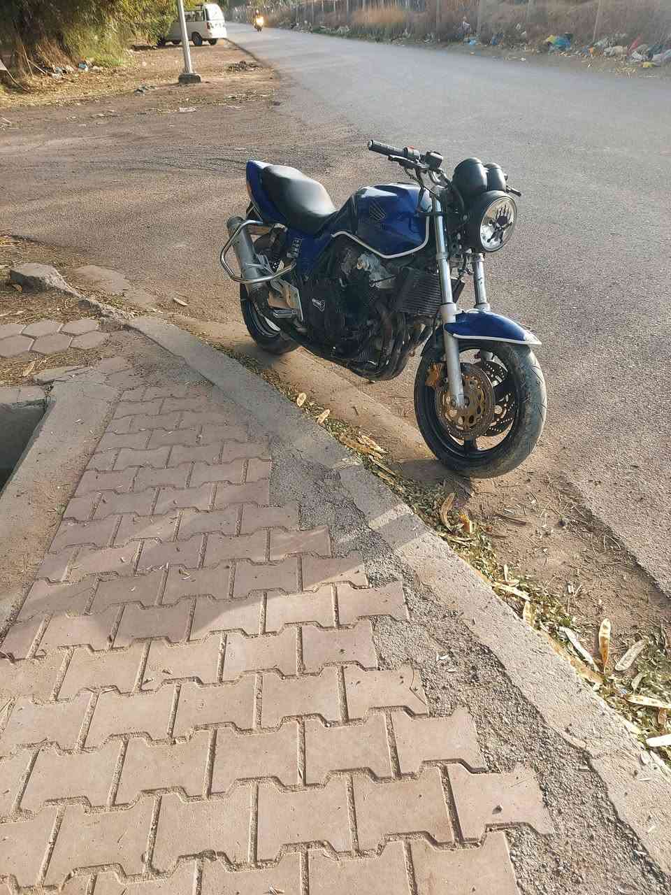 سلام عليكم سيبي فور جيل ثاني تعليمي 8  ولف خير من الله نكره سلف كل نقص مابيهه بغداد مجمع بسمايه
سعرهه واحد و150بيهه مجال قليل قابل التفاوض ***********
