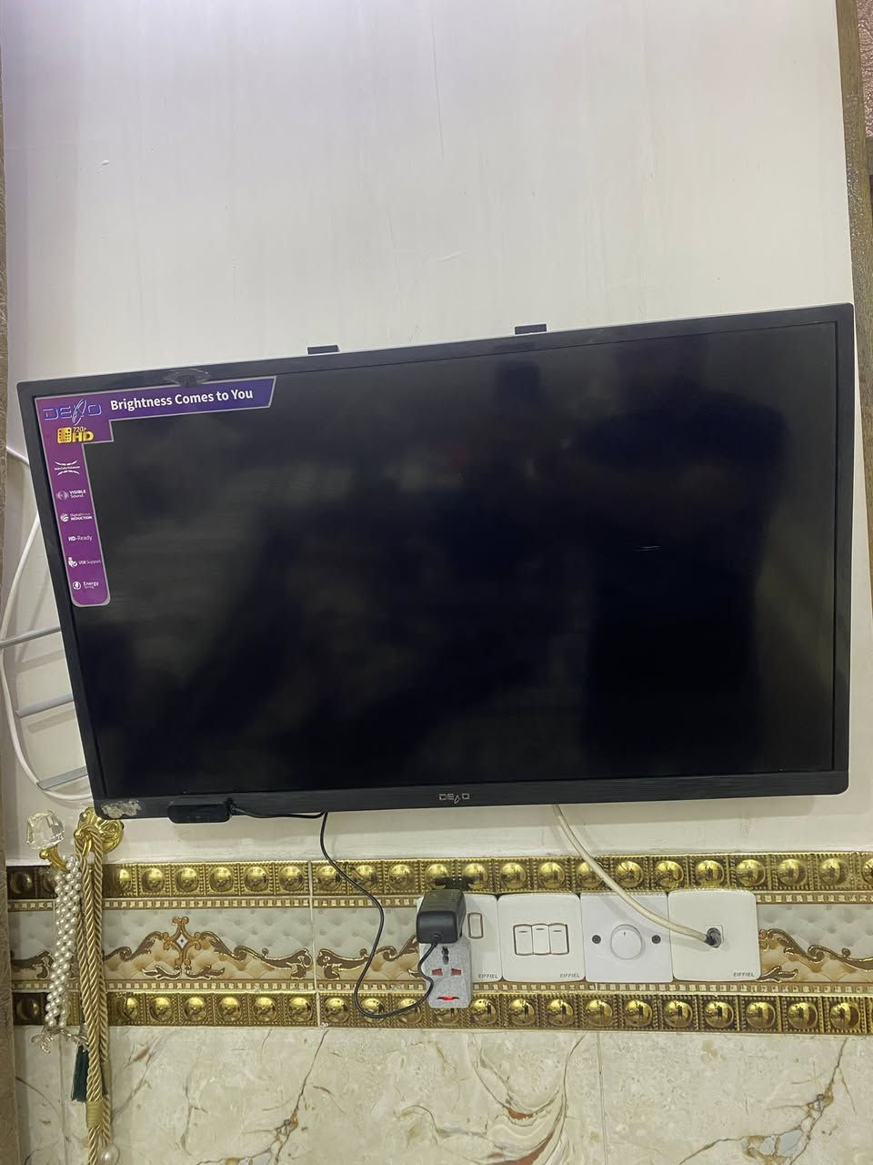 السلام عليكم 
 
عندي أبلازمه.  عدد (2) مستعمله حجمها 32 ‏نظيفة  سعر بلازمتين بـ175 بي مجال للطيبين 
***********
