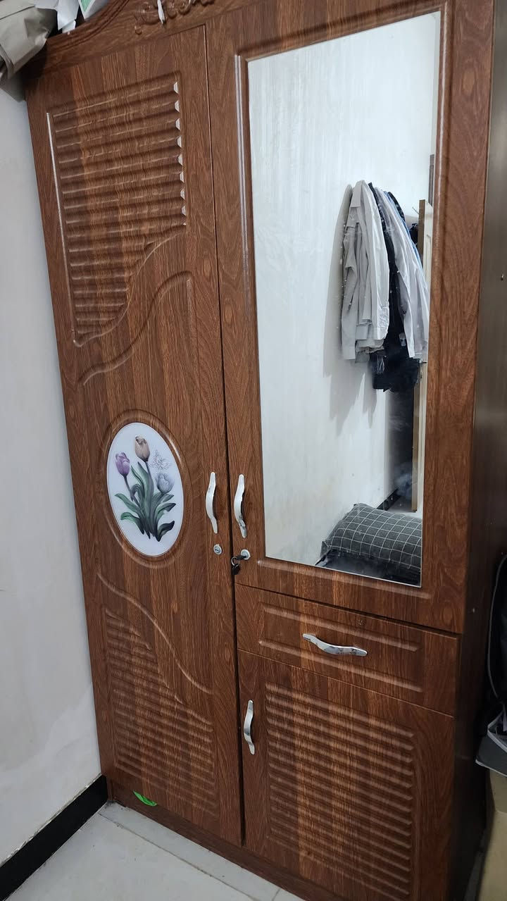 السلام عليكم
طباخ كاونتر وكنتور وجرابي عدد ٣ للبيع
***********
