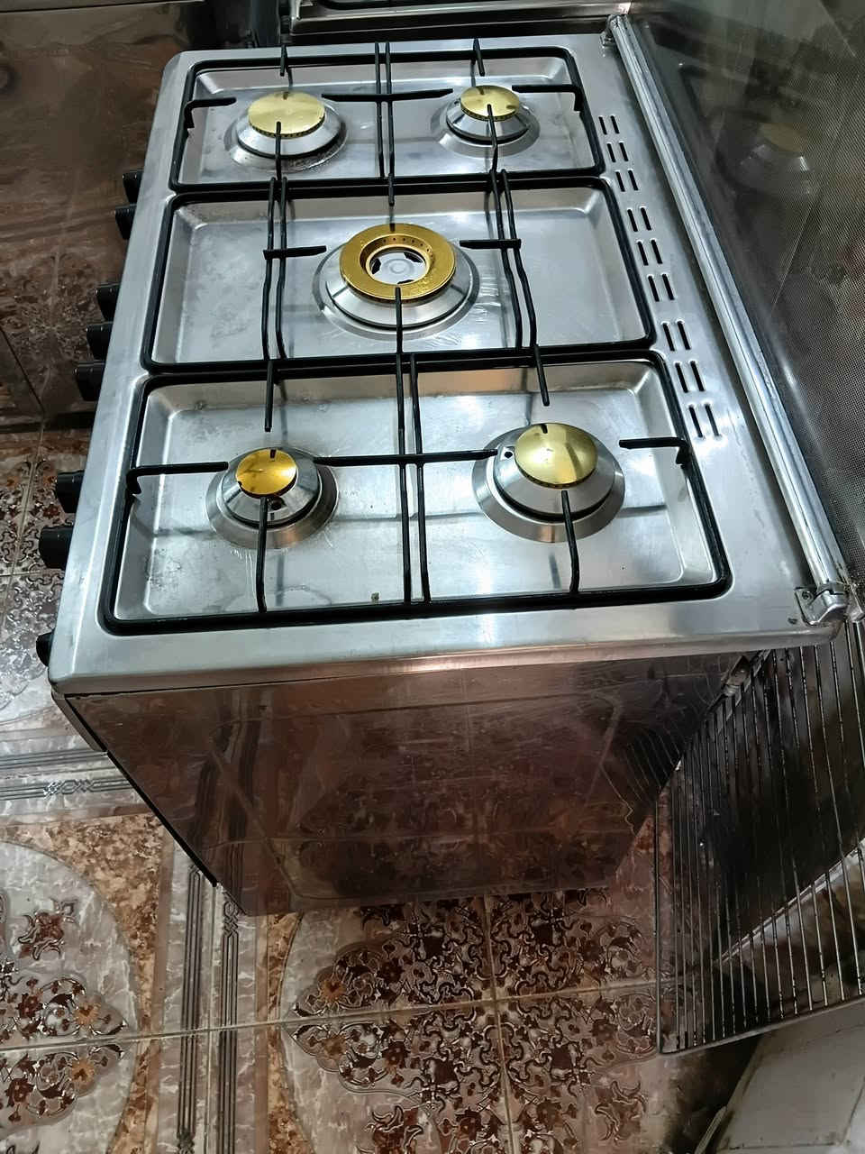 السلام عليكم طباخ نوع فريش طباخ كلش نضيف وسعره مناسب للاستفسار مراسلة الصفحه او الاتصالعلى الرقم ***********
