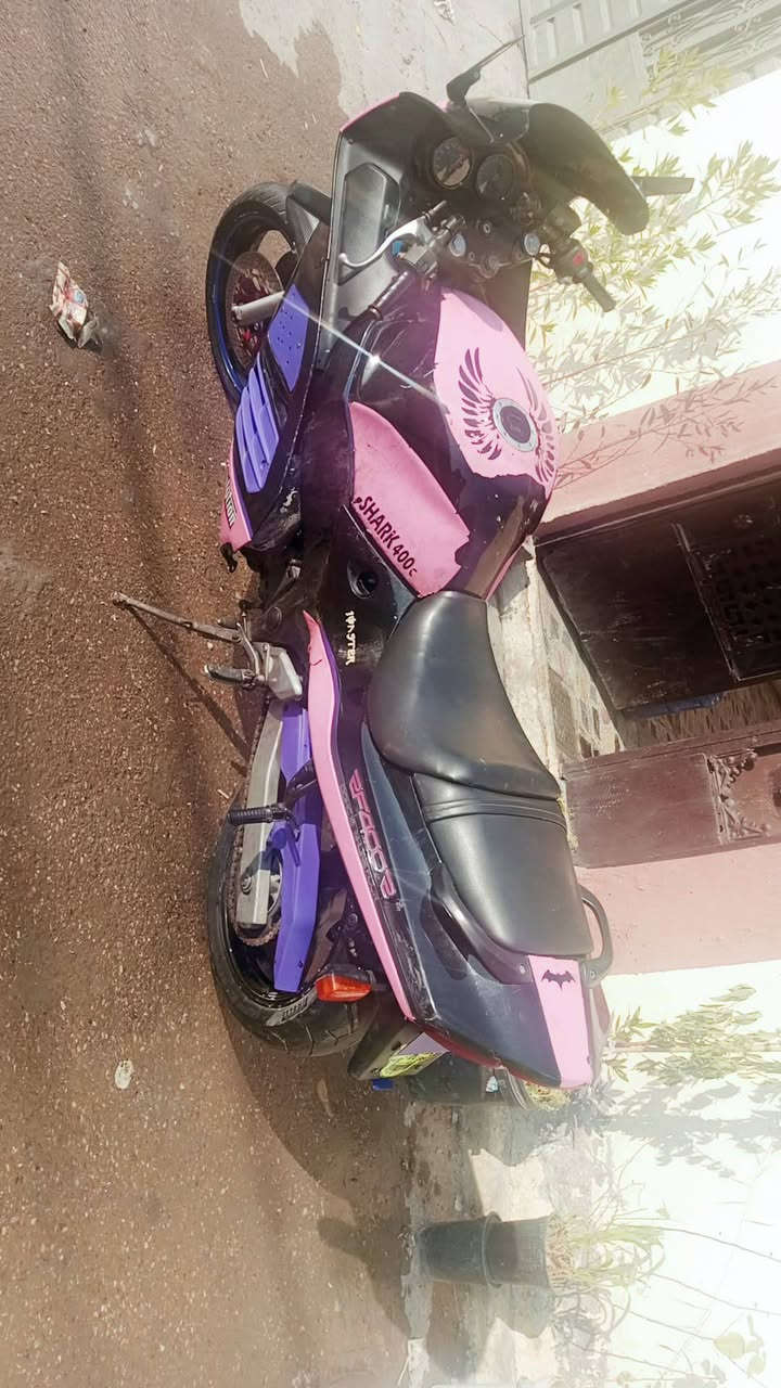 دراجه للبيع قرش في بغداد مدينه الصدر دراجه حلوه وجاهزه عاوزه بس بلكات وباتري دراجه متروكه لين ما محتاجه أو مراوس حسب رغبه رقم ***********
