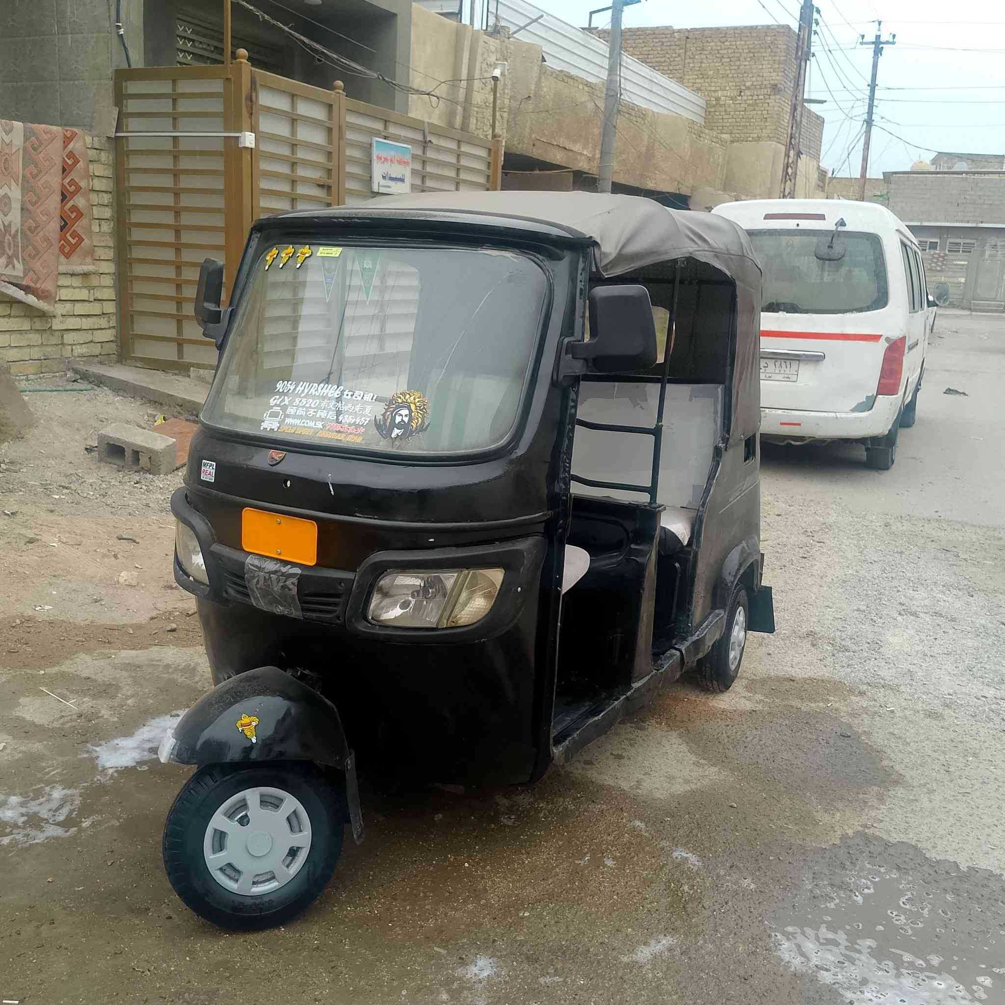 سلام عليكم تكتك 19اوراق  مكينه 21كير اكسل تخم تاير كهربائيات كله شغاله لايتات زنون دوشمه  جادر جديد تكتك كامله اي نقص ما بيه كبل لشارع تراي يخبل سعر 3400 مكان بغداد البياع شرطه خامسه لاستفسار ***********
