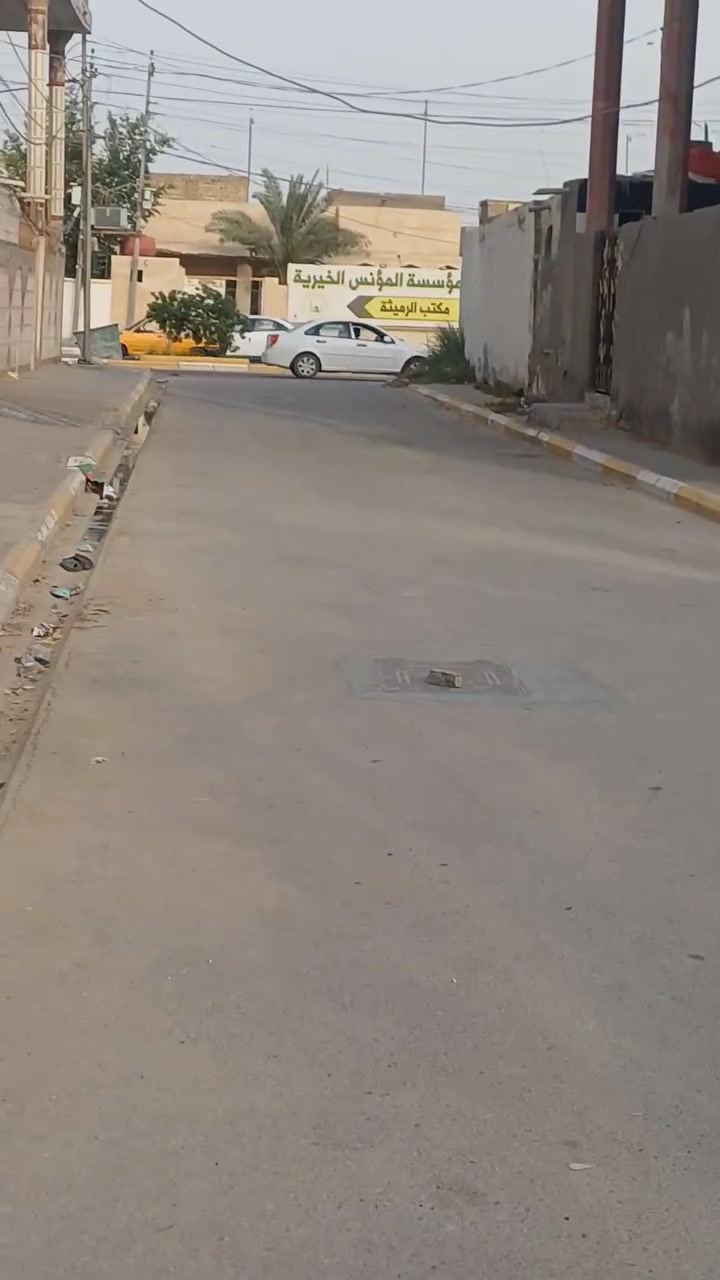 بيت طابو صرف المساحه ٢٠٠م حي العسكري بناء طابوك مسلح يتكون من غرفتين وبراني وصاله خدماتكامله للإستفسار على الرقم ***********أو مراجعه مكتب الجبل مقابل علوه المخضر
