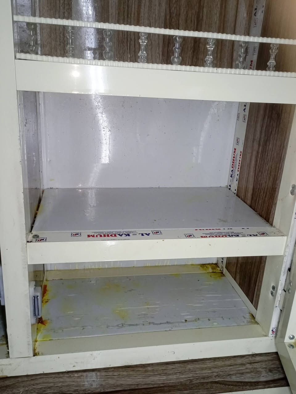 سلام عليكم كونتر مترين ونص مع السنك  نضيف  تفصال مو سوكي عنوان بغداد ابو دشير ***********7
