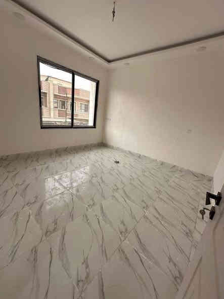 السلام عليكم ورحمة الله وبركاته #مكتب_الغوالي
🔹 بيت للبيع في حي البكر قرب جامع شهيد مجول

🔹 المساحة : 88م ، الواجهة : 8م ، ركن

🔹بناء حديث طابقين 4 غرف نوم 

🔸 سند طابو ملك صرف شرط تحويل وقرار تمليك

ط1 : استقبال ، مطبخ + صالة ، غرفة نوم ، صحيات

ط2 : ثلاث غرف نوم وصحيات وبيتونه

البيت يحتوي على كافة الانظمة الحديثة -

دكتات - سبالت - غسالات - انترنيت - دشات 

للاستفسار اكثر مراجعة #مكتب_الغوالي الكائن في حي السماح الاركان قرب مدرسة السماح الابتدائية وقرب مول القمة او الاتصال على الارقام تالية -

***********

***********
