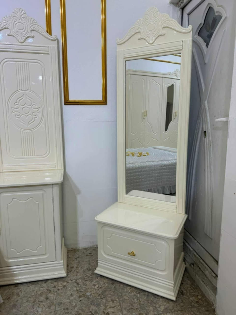 غرفة شغل تسكام بلوك بورد ١٨ملم نجاره عراقي صبغ حراري
فصالة هدروليك الاصلي  
نقل شد مجاني داخل الناصرية 
والشغل والفصال حسب الطلب


**إذا كنت صاحب هذا الإعلان وتريد حذفه لأي سبب، رجاءا أرسل رسالة إلى الدعم الفني**