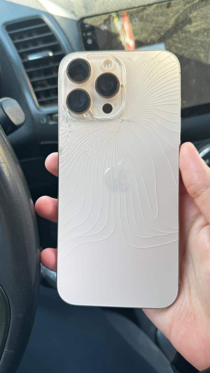 ايفون ١٦ برو ماكس ذاكره ٢٥٦ بطاريه ٩٣ جهاز مستخدم قليل بس وكع مني  نكسرت شاشه شاشه اصليه  بدلته وضهر تفير والكام الامام متشتغل  ب ٨٠٠ وبي مجال قليل


**إذا كنت صاحب هذا الإعلان وتريد حذفه لأي سبب، رجاءا أرسل رسالة إلى الدعم الفني**