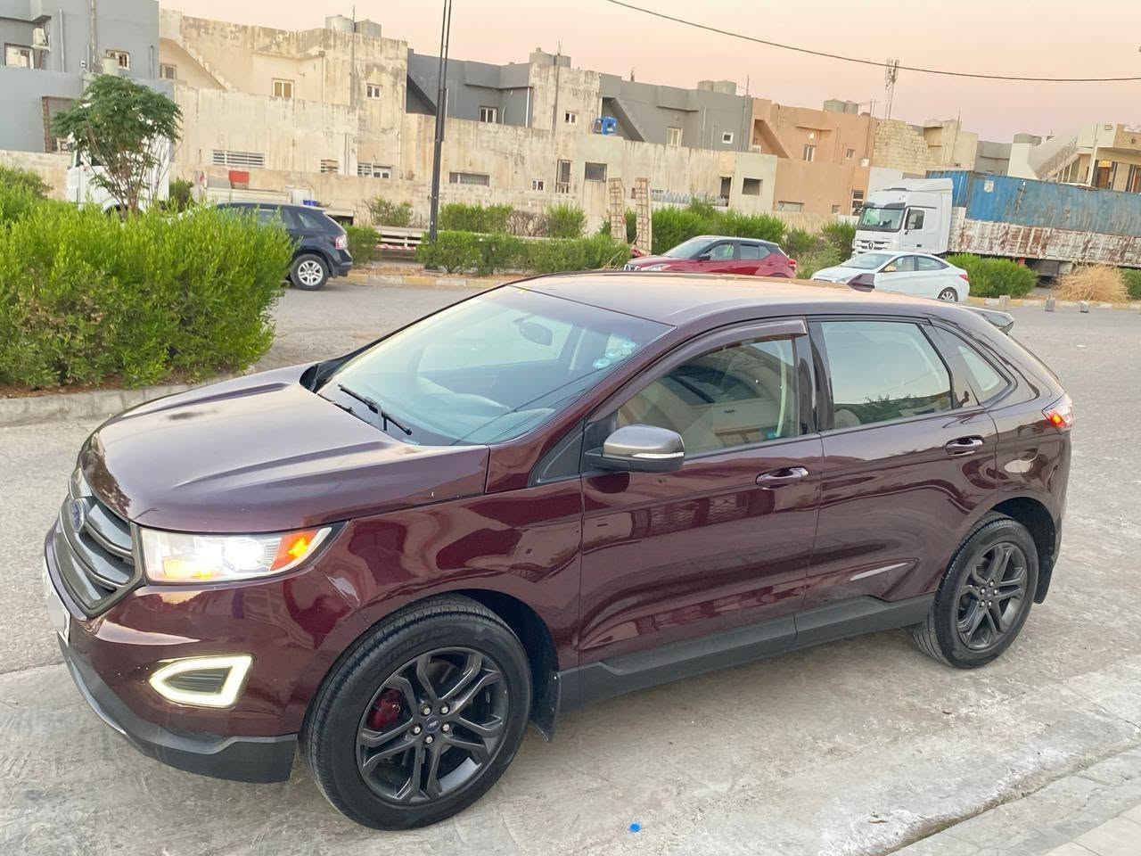 Ford Edge 2018 SEL
فورد ایدج  مواصفات SEL
لون مميز عنابي
يعني فول مواصفات عدا فتحة
ماشية 84 الف
سيرفس كامل مكمل جديد
حادث بسيط جاملغ نفر نص شبر بنيد بدون دواخل ايرباك فقط ستيرن سيستم
مواصفات حلو مرتبة سيارة مال البيت
سنوية و هزة جديد لحد 2029 بأسمي
مكاني اربيل 
رقم موبايل: 
***********
*********** أربيل, العراق
