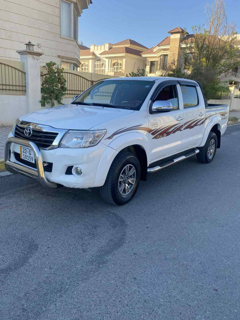 تويوتا هايلؤكس ٢٠١٤بي بؤياخ مةكينةي نةكراوةتةوة ٢٠٠هةزار رؤشتوة دةبل اكسل ٣پةلة ساردي بجوكي هةية ويل كرؤم بيش بشت كاميرا سةنةوي تازةية ٢٠٦كةميك مجال شوين سليمانية *********** السليمانية, العراق
