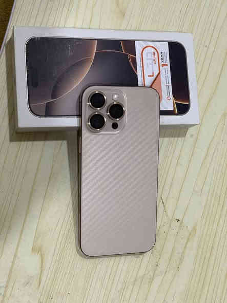 سلام عليكم ايفون 16 برو ماكس شرق اوسط صار شهرين ماخذه ذاكره 256بطاريه 100 مشحون 50مره مراوس وبيع مراوس بايفون 17 وبيع خاص متواجد فيسبوك ورقم
 ديوانيه حي الفرات.  ***********
