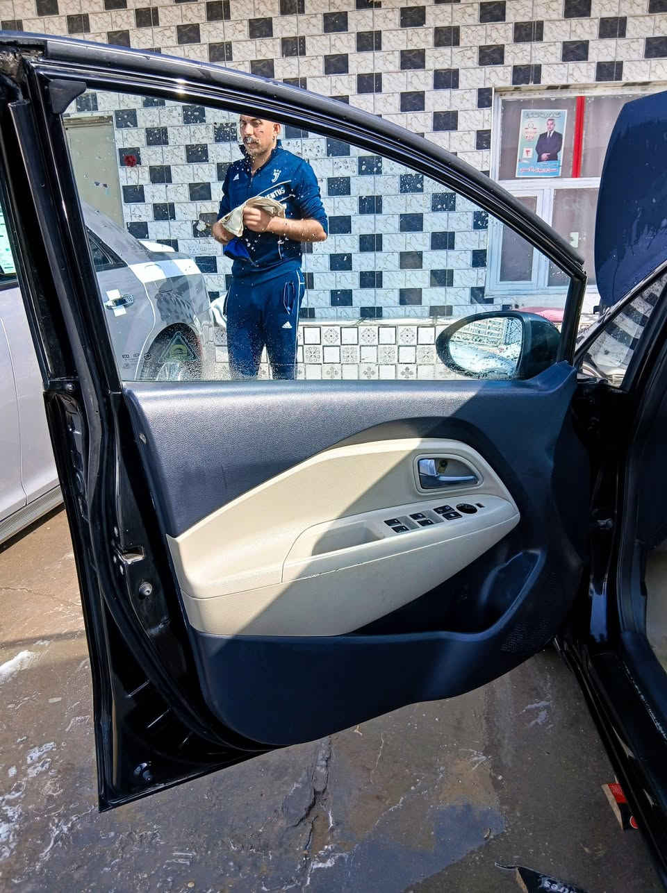 Kia_Rio 2014
*كيا ريو ٢٠١٤  

* خليجي ...

* رقمهة ذي قار انكليزي 

* مكينة دوش ١٦٠٠ ام القطرتين
 المرغوبة اقتصادية 
* تحكم ستيرن 
* اشاير بالمرايات 
* تخم تاير جديد شادة قبل ١٥ يوم +ميزانية وبلنص 

* شاشة اندرويد شادهة جديدة 

* كلة شغال قفالات جديدة عالريموت..

*مسويلهة ادامة عامة للكير والمكينة جبن وحمالات كلهة مضبطهة 

* فيت بم وعبوة وتنظيف نوزلات 

* درايمات وجورايبهن مسويلهن ادامة..

هورنات سيدان جدد 

الكلوبات كلهة مبدلهة 

((السعر ٨٩ )) وبيهة مجال للطيبين 

السيارة متعوب عليهة حيل 

((يعني تاخذ سيارة جاهزة من الطول للطول مشتغلهة ادامة عامة ))سيارة مال بيت ....

#ملاحظات ...

١_سيارة بيهة بارد بهلال الجاملغ الامامي الايمن شبر فقط 

٢_ الجاملغ الايسر الامامي اسفله بيه طخة وراجعة بارد 

٣_ الابواب الايمن بيهن طخة خفيفة كلش ورجعتهة بارد شمع ...

وبيهة تكحيلات زغيرونة اثر شخوط 

#السيارة مكفولة وكاعدة وحلوة وين ما يعجبك اطلع 

#مكاني الجبايش ...

#هذا رقمي *********** وبيه واتساب 

وماسنجر ...
