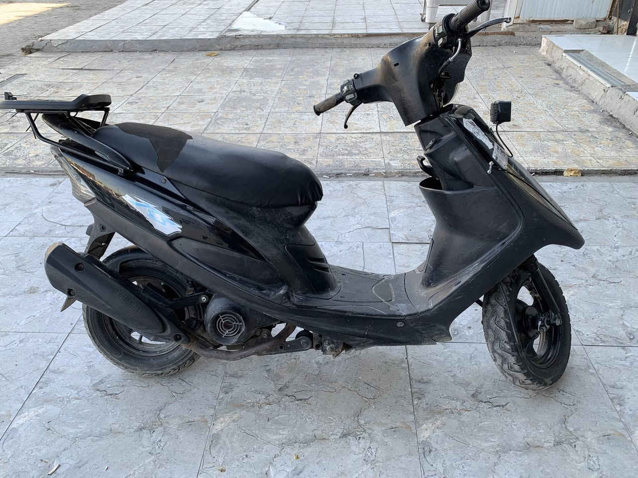 السلام عليكم دراجة ماكس عدلة للبيع الدراجة شلعة وعدل تخبل بيها مشكلة بل كهربائيات يعني الايت ما يشتغل والدشبول همين ابيعها عل وضعها اوراقها موجودة الدراجة طبيت بطسة هيج صار بيها دهن مداريها الله شاهد ما ادير العادي بانزين محسن 
السعر٤٠٠ ماكني مدينة الصدر *********** تفيدك خابرني وتدلل ما تفيدك اعبر المنشور
