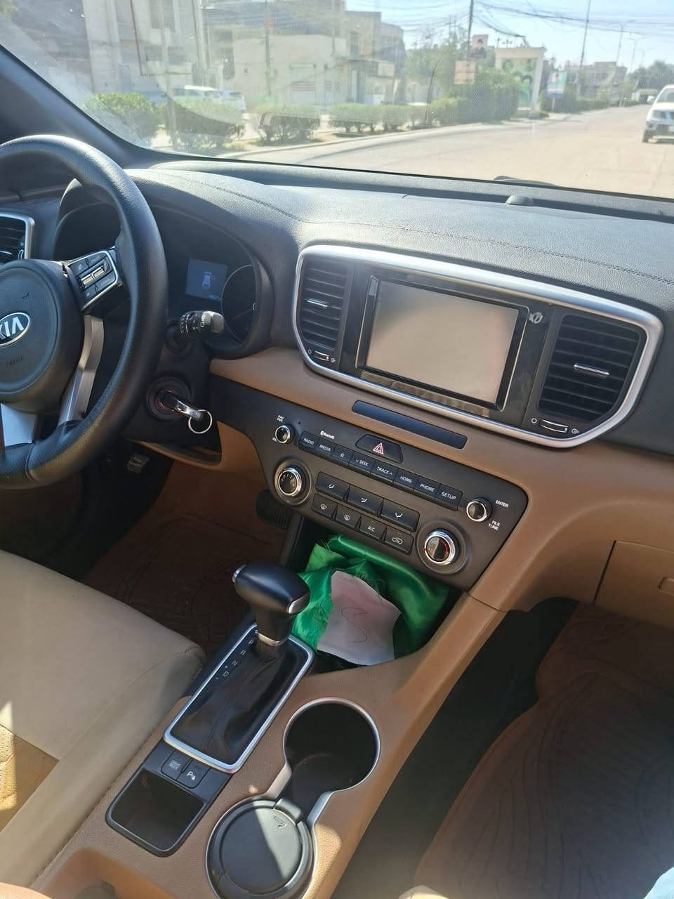 سبورتج ٢٠٢٠ رقم بغداد مكفوله من كلشي ماشيه ٦٧ مواصفات  عاديه سويج شاشه كبيره جي بي اس حساسات السعر ٢٠٨ السياره موجوده في ميسان اتصل ***********
