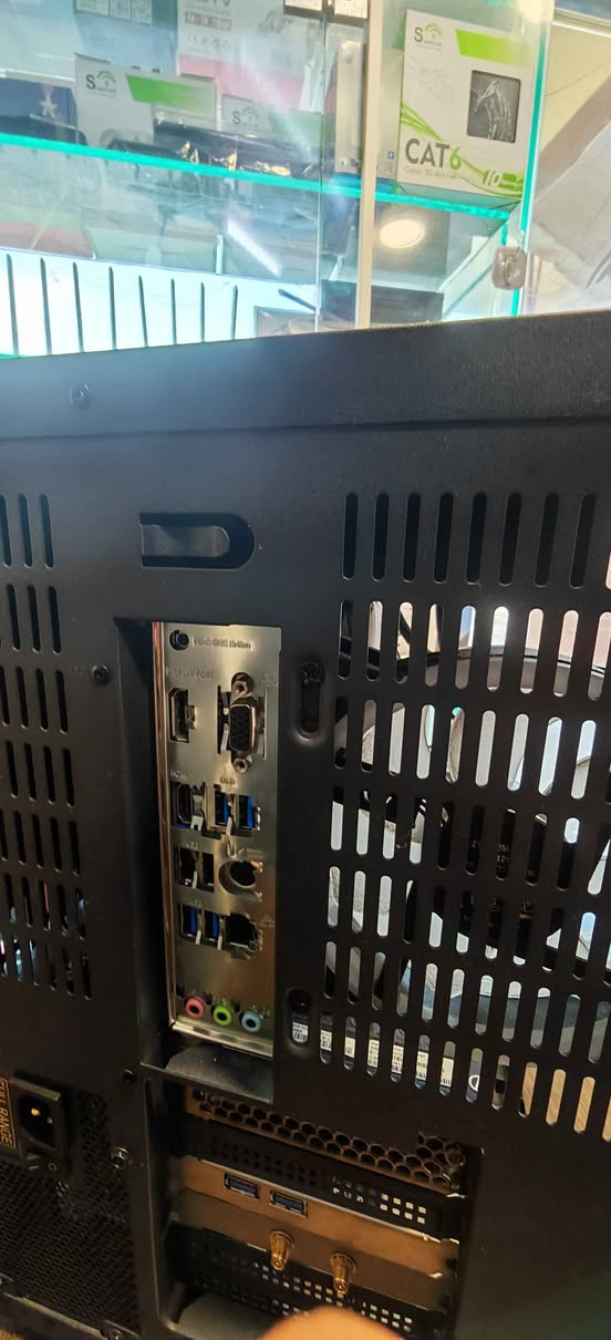 السلام عليكم PC العاب 

المواصفات 
CPU : R56500X
GPU : RTX 3070 TI PALIT 8GB
RAM : 32 GB 3200 HZ XPG + Corsair
PSU : 1000 WAT Xigmatek 80 GOLD 
Motherboard : MSI B550 PRO -VDH
SSD : M.2 NVME G3 1TB
CPU COOLER: Aorus WaterForce 360 II
الكيس من شركة Xigmatek 7 فانات فول كلاس ATX تل كيف, نينوى


**إذا كنت صاحب هذا الإعلان وتريد حذفه لأي سبب، رجاءا أرسل رسالة إلى الدعم الفني**