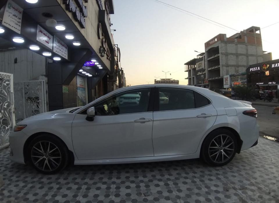 سلام عليكم.
لبيع كامري موديل 2022 هايبرد فئة XLE 

فول مواصفات 

كشنات كهرباء امامية و تدفئة كشنات

بصمة بعد هواي مواصفات بيها 

ضررها فقط جاملغ خلفي و صندوق نفسهن راجعات 

بيها نص باب كلير من امريكا 

رقم بغداد سيارة 

سعر خاص 

مكان ديالى بعقوبة 

تفاصيل اكثر واتساب ***********
