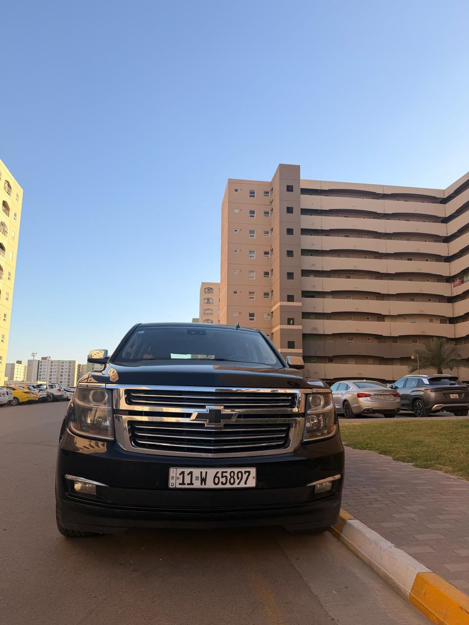 السلام عليكم
تــاهــو مـــوديــل 2015 
LTZ خليجي وكاله المنصور 
فووول مواصفات 
ماشيه 130 KM شرط الفحص 
عدد بصمات 2 
سماعات BOSE
سلايد 
كشنات تدفئه + تبريد 
كشنات كهرباء خلفي امامي داتاشو 
ثلاجه 
7 راكب 
شاشه ديجيتال 
صندوق كهرباء 
تشغيل عن بعد 
بصمه 
فور ويل 4x4 
داخل قرميدي 
كشنات هزاز 
كامره خلفيه دواره 
شحن لاسلكي 
رادار من جميع الاتجاهات 
حساس امامي خلفي معه تحذير 
نضام تحذير اصطدام 
نضام تحذير عند خروج المسار 
كراسي خزن ميموري 
جميع الابواب بصمه 
ويل 22 اصلي بريمير 
اشاير بلمري + رادار تحذير 
وبعد بيها هواي مواصفات مال فول 
باتري مع منضومه بانزين مع ادامه كامله بلشركه حته دسكات امامي خلفي جديد وكاله شرط السياره حيل جديده 
( ملاحظه )
السياره بيها مكانين بارد قليل + كرت.  سونار المندلاوي مرفق 
وين ميعجبك تعال افحص
السعر 325  
مكان السياره بغداد (بسمايه او الزعفرانيه )
***********
