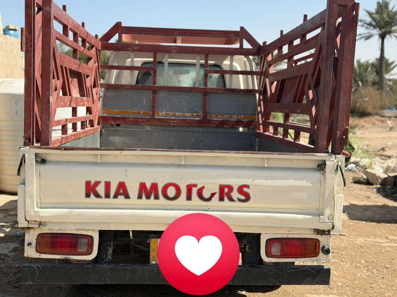 السلام عليكم للبيع كيا ام عيون موديل 2001 رقم شاصي بلادي رقم بغداد الدولي تحويل ثاني  كير ومكينه واكسن خير من الله كهربائيات كلها شغاله السعر 78 وبيها مجال استفسار اتصال على الرقم ***********
