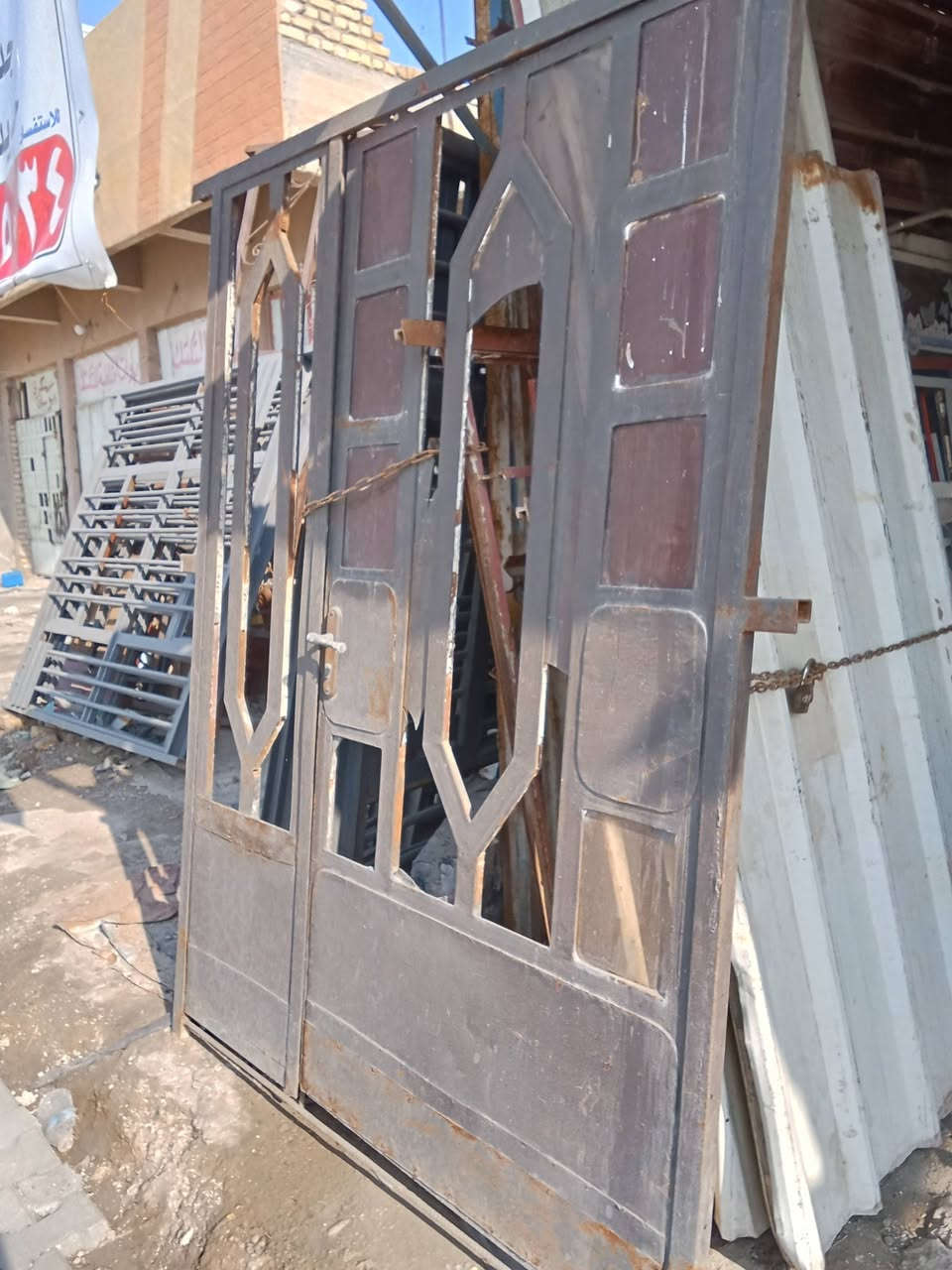 سلام عليكم 
سكله حدادة كاملة مجهزة للبيع من كافة الأبواب والشبابيك جديد ومستعمل حديد كافة الأحجام شيلمان سندويج مكائن لحيم كترات كوسرات ادريلات كمبريسر هوة مال صبغ هوائيات مري مال محل حلاقة كامل مع كرسي حلاقة مع مولدة شغاله كامة بانزين 5كيفي20امبير ابيعهن كولهن بيعه وحدة بسعر ارخص من الجملة للتواصل ***********
