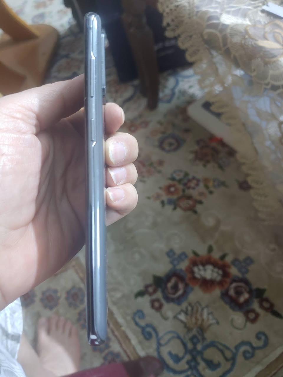 سامسونك S20 5G النسخة اليابانيه docomo ذاكره 128 نظيف جدا بس بيه دكمة البور شويه تتحرك من مكانها. 
السعر 180 الف
يوجد توصيل لكل العراق
للاتصال
 ***********
