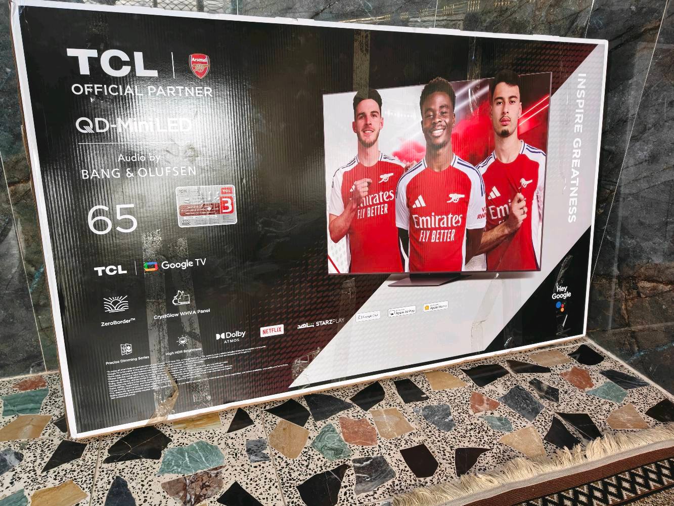 شاشة tcl c8k  حجم 65 اعلى فئة جديدة غير مستخدمة للبيع السعر مليون و550 مجال بسيط عنوان بغداد اي استفسار عالرقم ***********