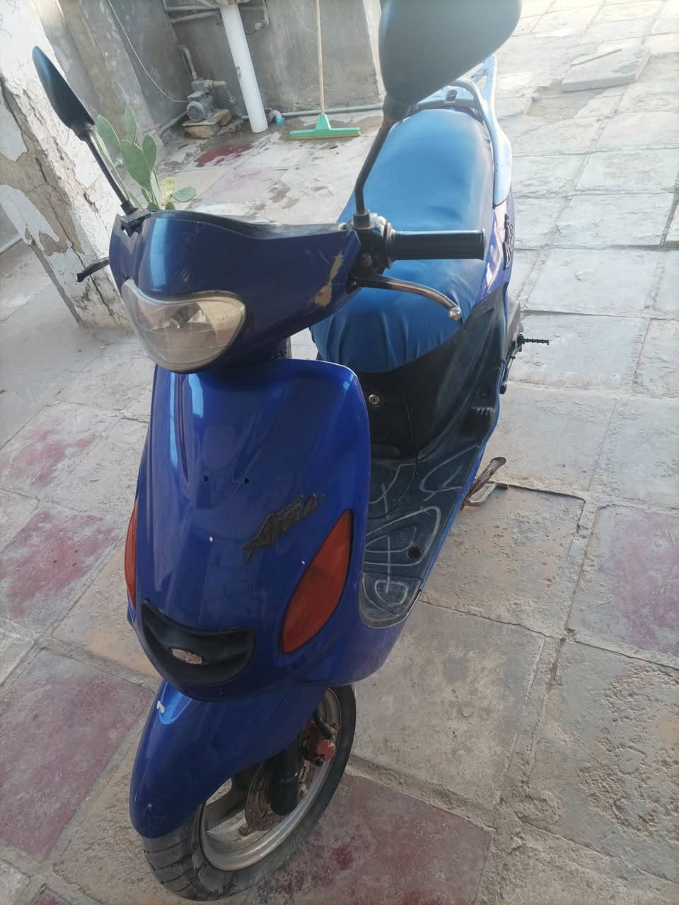 السلام عليكم 
للبيع دراجه اكزز 100، دراجه مال بيت نضيفه جدا 
كلشي شغال كهربائيات وسلف وهندر، اي نقص مابيها تنگر سويچ وتطلع 
السعر 400 وبيها مجال للطيبين، مكاني حله بابل شارع 80


**إذا كنت صاحب هذا الإعلان وتريد حذفه لأي سبب، رجاءا أرسل رسالة إلى الدعم الفني**