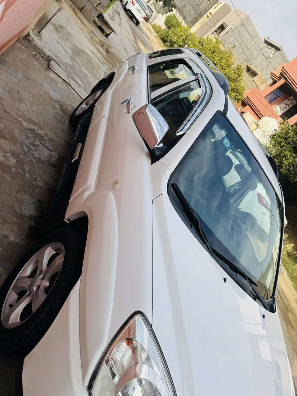 السلام عليكم. للبيع كيا سبورتج 2009 TLX فول بغداد دولي هزه وسنويه جديده مكفوله من الصبغ والتبديل بيه فقط بارد بسيط بالباب الي خلف باب الصدر والباقي مكفول والسونار مرفق بالمنشور فتحهة سقف جلد بلاد مري شفط تبريد شاشه هيتر كشن حساس خلفي ويل 17 تحكم ستيرن جهتين السياره كلش نظيفه ماشيه 180 مكينه كير صدر تبريد تخم تاير كله جديد السعر 125 مكان السياره بعقوبه للتواصل***********
