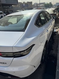بي وايدي موديل 2025 ماشيه ١٣  الف مكاني بغداد السعر 8 1و 900 وبيها مجا...