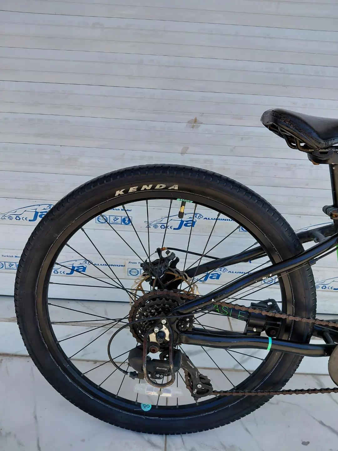 HARO حجم 24 فول المنيوم دراجة مميزة واحترافية 7 سرعات من SHIMANO السعر 215 الف شامل التوصيل    ✈يوجد توصيل لجميع المحافضات ✈ كركوك مدخل سايدين حي الاسرى والمفقودين  معرض ابو شيفان ( *********** )
