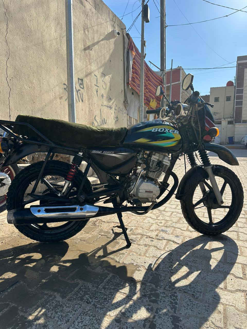 السلام عليكم بوكسر موديل 21 أوراق اصولي . السعر 650 وبيه مجال. العنوان الديوانية مركز . الرقم الاتصال ‏‪0788 296 6347‬‏
