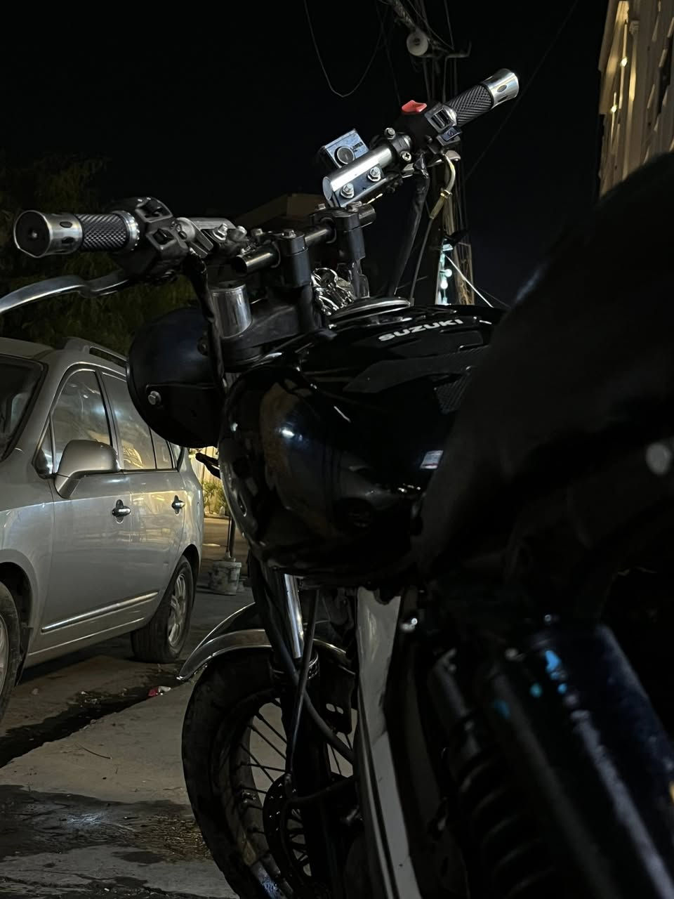 السلام عليكم
سوزوكي فولتي نضيفة مكفولة من كلشي .
250cc
للبيع مستعجل...سعر(مليون و ٢٠٠) بيها مجال للشراي يشلع ععيوني
عنواني الاعظمية
***********
