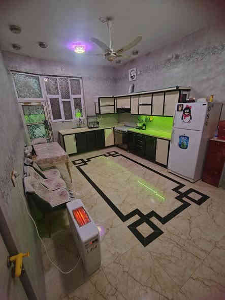 السلام عليكم بيت  زراعي سند ٢٥  المساحه ٩٠٠ الكلي ١٠٠٠ يتكون البيت ٤ غرف. ٥/٤       طابقين   شرط الشغل درجهً(١).     وبراني ٦/٤.        صاله ٩/٤   مطبخ ٤/٦           البيت الكلي ٢٠٠.  صحيات خارجيه وداخليه.   حديقه داخليه وخارجيه    ونخيل العدد ١٥ وانواع الاشجار.   السعر ١٩٠   مليون. مع المجال كلش بصيط.        ***********  العنوان طريق الدغاره ديوانيه من تعبر المعمل الطابوق قرب مشتل الربيع
