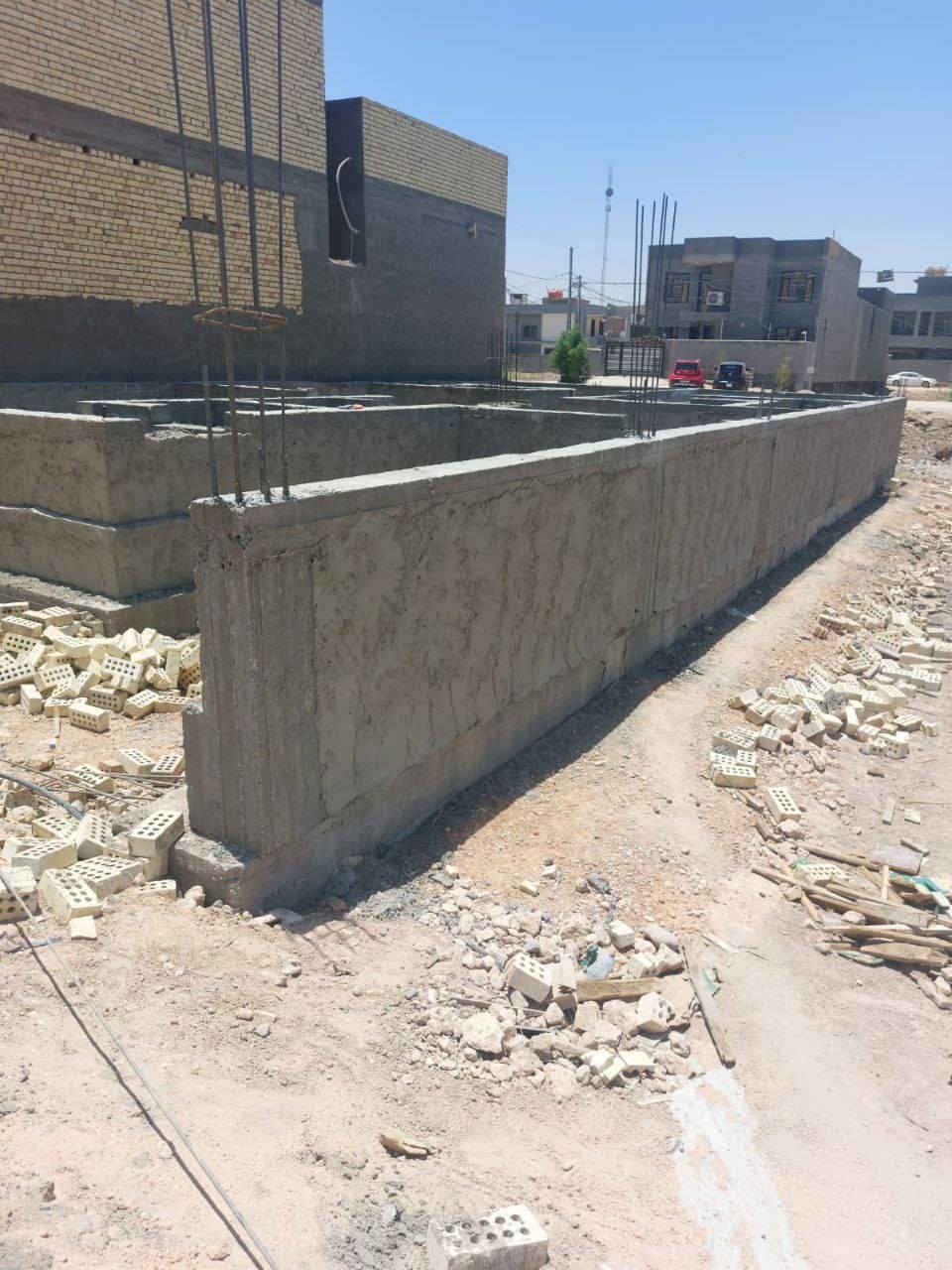 ✨ فرصتك لامتلاك قطعة أرض مميزة للبيع! ✨

🌍 الموقع:
🏙️ حلّة، حي الجزائر، مقابل المحكمة.

📏 تفاصيل الأرض:
المساحة: 200 متر مربع
الواجهة: 10 متر
النزال: 20 متر
📜 الإجازة:
✅ إجازة بناء كاملة
✅ طابو صرف

🚦 مميزات الموقع:
قريب جداً من الشارع العام
خلف مجمع الدكتور علاء العلواني
موقع استراتيجي وحيوي

📞 للاستفسار والاتصال:
📱 ***********
