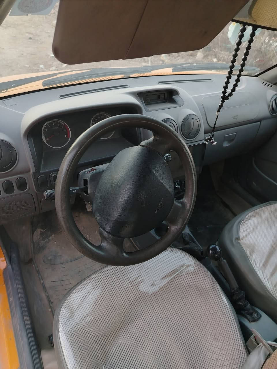 السلام عليكم سايبة موديل ٢٠٢٣ بااسمي قادسية للبيع خاص مفتوح فقط بيهه فقط بارد شبر باب السائق مع الجوملغ الأمامي *********** ماشيه ٤٢ كيلو العداد اخوان الي موشراي لايعلق فقط اتصال ارد
