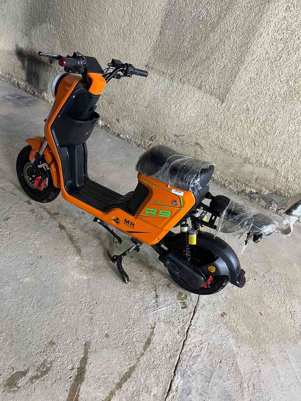 السلام عليكم دراجه شحن لبيع نضيف كلش موديل 25بيه كارت بطاريته16نضيفات كلش السعر 425وبيه مجال بسيط ***********
