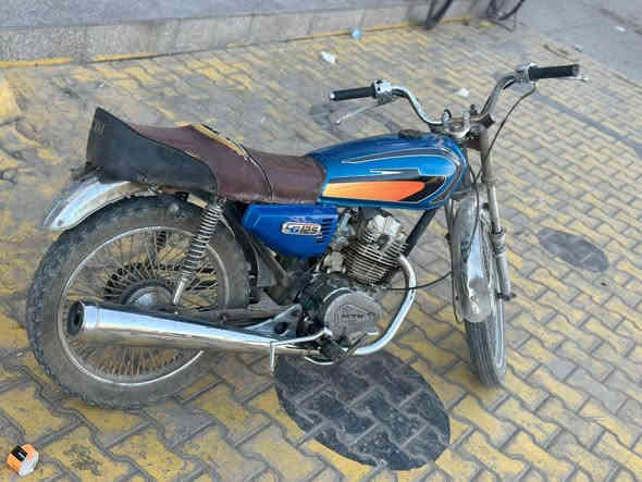 دراجه 4كير كلك مكفوله حاطله محرك ستوته يعني شك الكاع بشلعته دراده محرك بي خيط بخار دراجه عوزه شويه ترتيب واني مالي خلك تاركه دراجه حل ه ومرتبه صالنصه جديده تانكي وصفاح جدد جوابه  جدد يعني مرتبه قدر المستطاع السعر 225

***********
