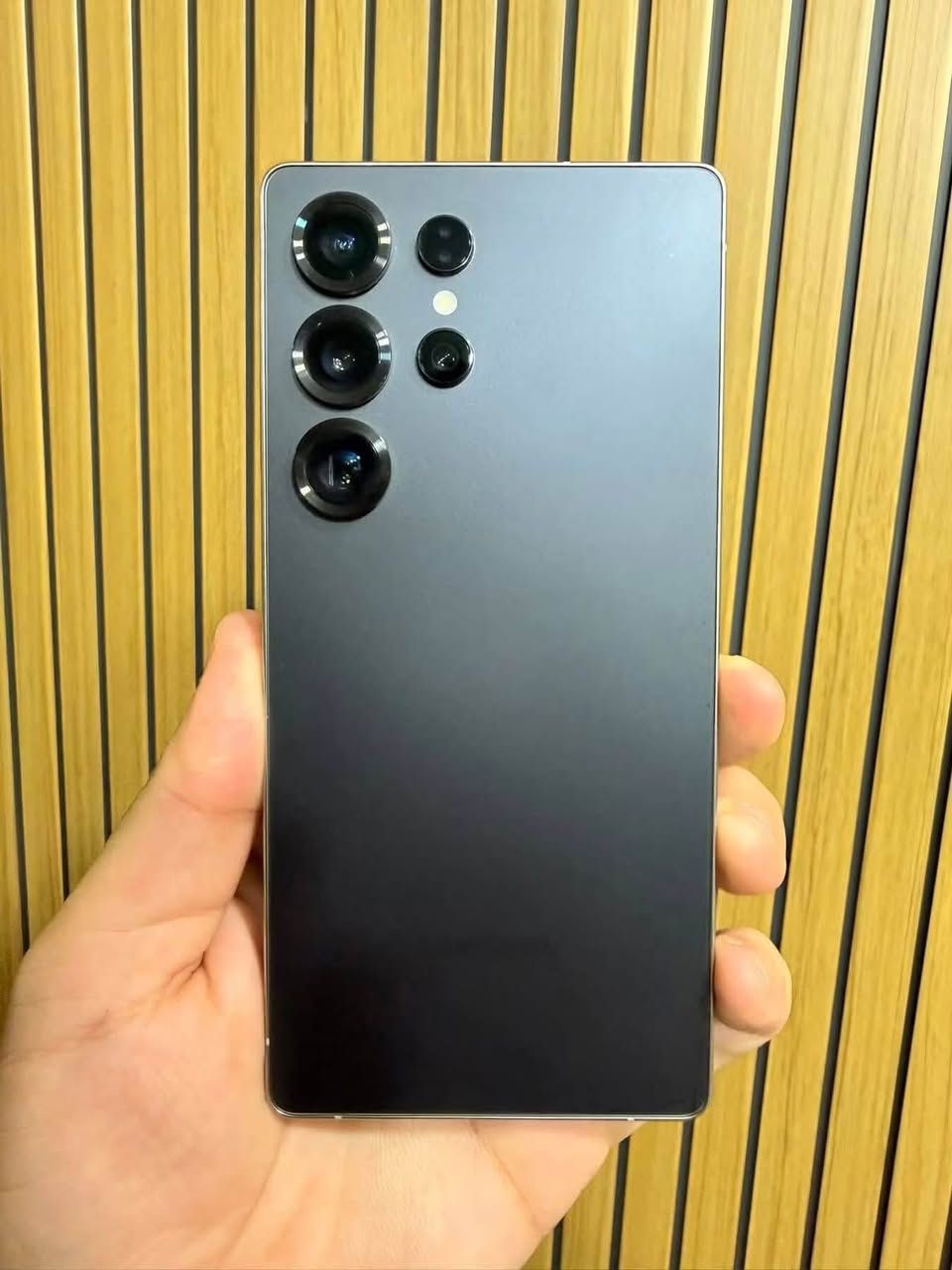 S25 ultra سامسونك
اس ٢٥ الترا
ذاكره Gb 1024
لون اسود
جهاز ابو الضمان من الجبال جهاز جديد ونضيف كامل ملحقاته
شراي يراسلني او يتصل  ويتدلل
***********
