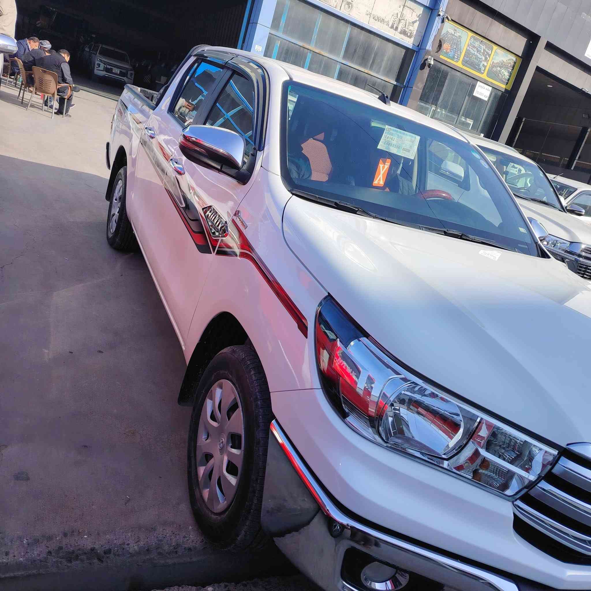 ٢٠٢٣ مكفوله من كل شي بيها ملاحضه بلباب الخلفي  رقم أربيل سياره جديده وضع شركه ماشيه ٦٠  السعر ٢٤٥ وبها مجال *********** كير عادي
