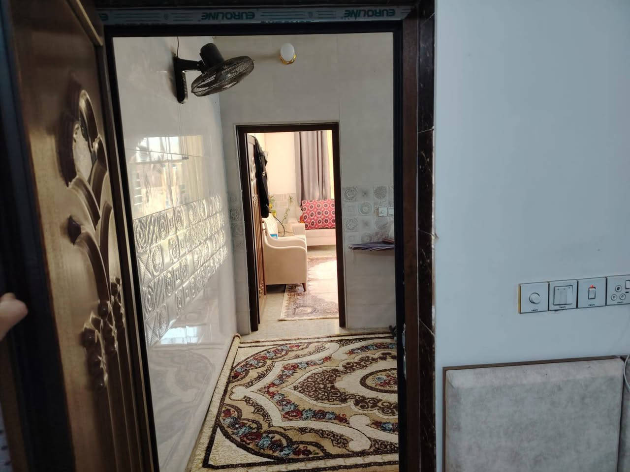 🏠 مشتمل للبيع - فرصة ممتازة
للبيع مشتمل بمساحة 100 متر، ملكية رسمية طابو صرف، جاهز للسكن أو الاستثمار.

📍 الموقع: بالقرب من مطعم مندي وتنور

📞 للتواصل: [***********]

🔹 تفاصيل المشتمل:

طابق واحد

غرفة نوم واحدة

صالة واسعة

مطبخ

صحيات خارجية

خدمات كاملة: كهرباء، ماء، مجاري

شارع تبليط

✨ فرصة رائعة لمن يبحث عن سكن مرتب أو استثمار مضمون
