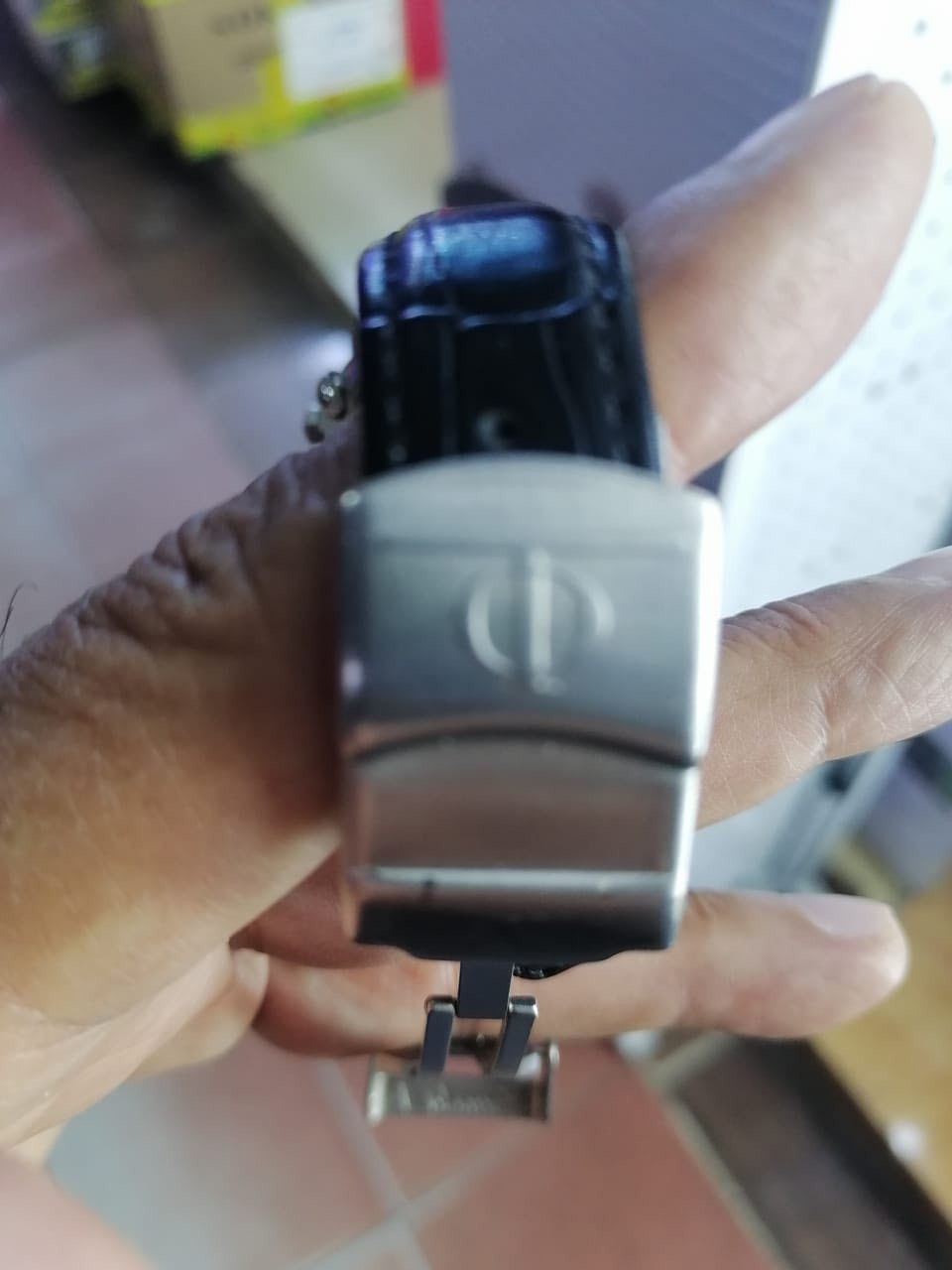 ⌚ ساعة يد رجالي فاخرة بتصميم كرونوجراف كلاسيك
مينا سوداء أنيقة بتفاصيل دقيقة ولمسة رياضية راقية 🖤
ثلاث عدّادات لقياس الوقت بدقة عالية
هيكل متين من الستانلس ستيل
سوار جلد طبيعي مريح وفخم
مناسبة لكل الإطلالات… الرسمية والكاجوال

اختيارك الأمثل للذوق الرفيع 👌
📩 للتواصل خا


**إذا كنت صاحب هذا الإعلان وتريد حذفه لأي سبب، رجاءا أرسل رسالة إلى الدعم الفني**