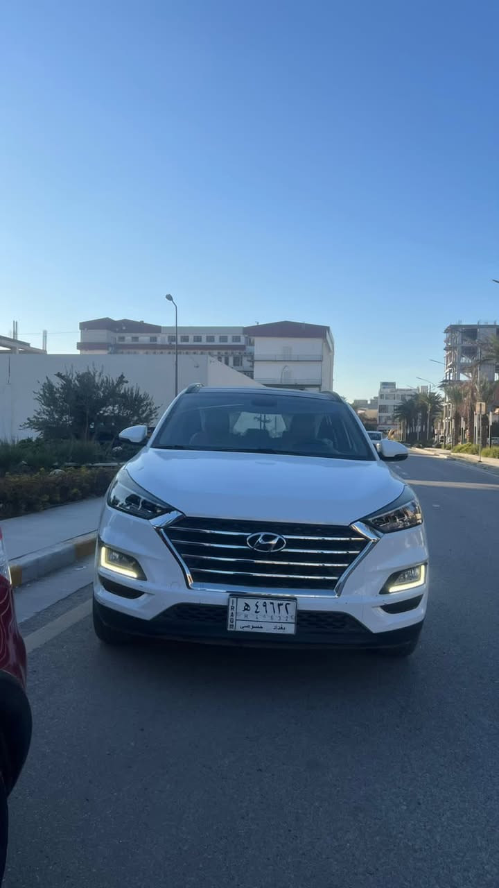 السلام عليكم … مكلف بالنشر 
توكسان خليجي موديل 2020 مكفولة من الصبغ والتبديل فقط بارد وموضح بالصور ماشية 94 الف رقم بغداد شرط التحويل السعر المطلوب 193$ وبيه مجال مكانه بغداد حي الجهاد 
للاستفسار الاتصال ***********
