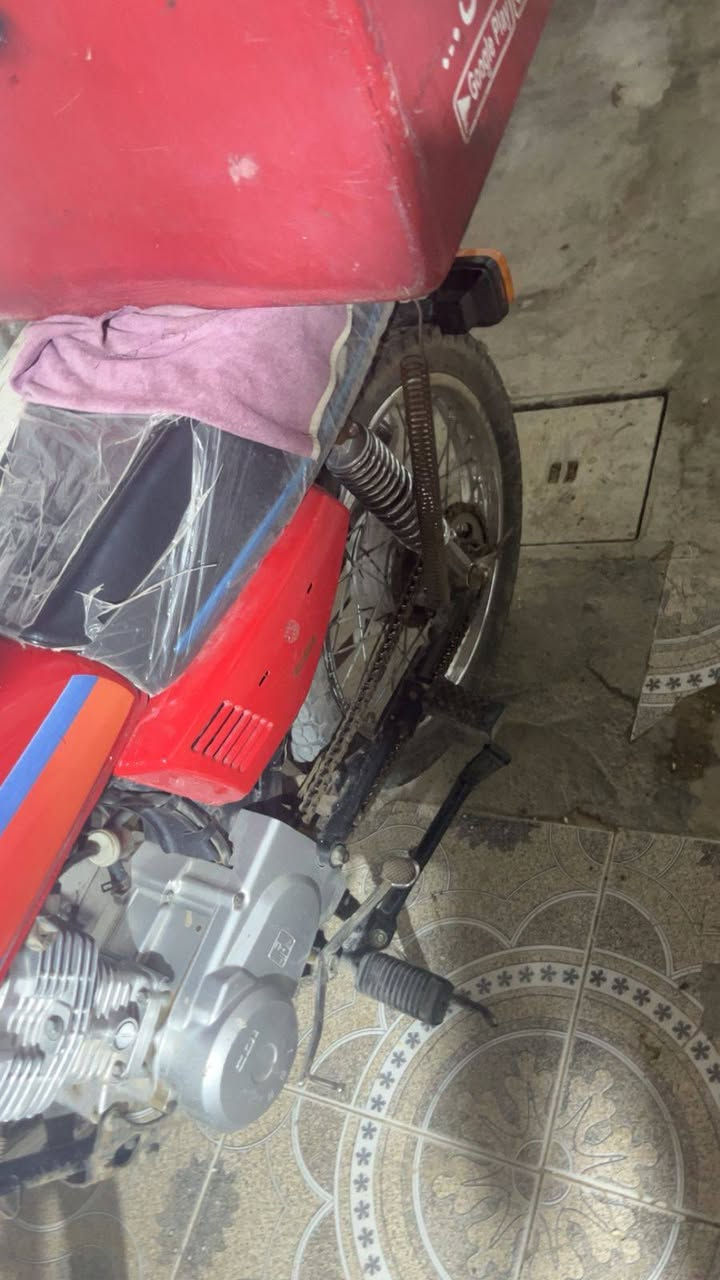 إسلام عليكم دراجه ايرانيه للبيع2021 بشهر11يوم 9درجه نامه شلامجه وكيلهه سيد خلدون سعر مليون وميتين وبيهه مجال قليل
***********
