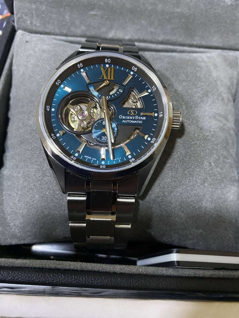 Orient Star Contemporary
ساعه ماركه اورينت ستار فخامه الياباني مع كامل مرفقات
ماكنه اوتوماتيك و تكويك 24 حجر
جام زفير ضدالخدش ARD
 كيج باور رسيف 50 ساعات
قطر 41
لون مينا نادرا
نضافة تام
سعر 430 $
توصيل موجود


**إذا كنت صاحب هذا الإعلان وتريد حذفه لأي سبب، رجاءا أرسل رسالة إلى الدعم الفني**