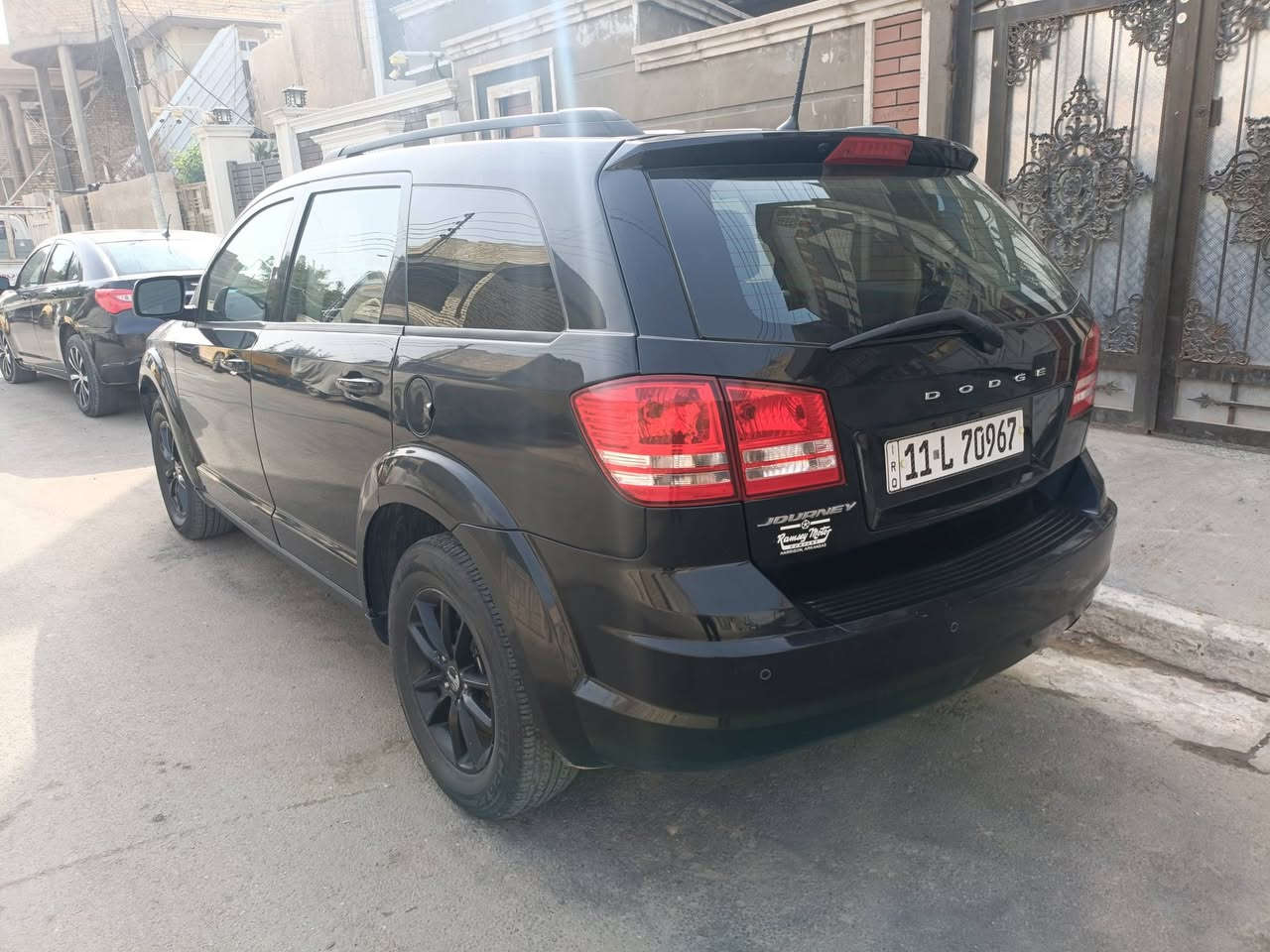 السلام عليكم دوج جورني موديل 2020 سياره 4 سلندر سبعه راكب تبريد قطعه واحده سياره بيها تبديل قطعه واحده وصبغ قطعتين حاليا السياره جاهزه وشغاله سعرها 128 ورقه رقم بغداد انجليزي وباسمي عنواني بغداد المشتل رقم الهاتف ***********
