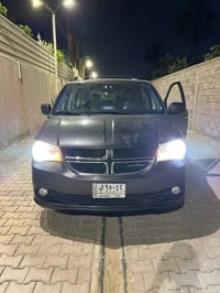 للبيع دوج كرفان 2017 كلين بدون حادث رقم بغداد SXT  ماشية 140m  7 راكب ...