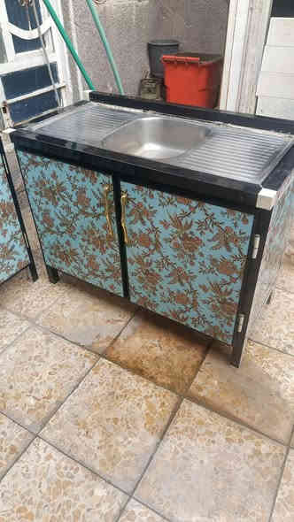 كاونتر تفصال جديد غير مستخدم للبيع السعر250 الف فصلته ب350 الف دينار العنوان الإصلاح قرب تكية سيد علاء الموسوي تلفون ***********
