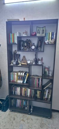 مكتبة  mdf سعرها ١٢٥  للتواصل  07703184472